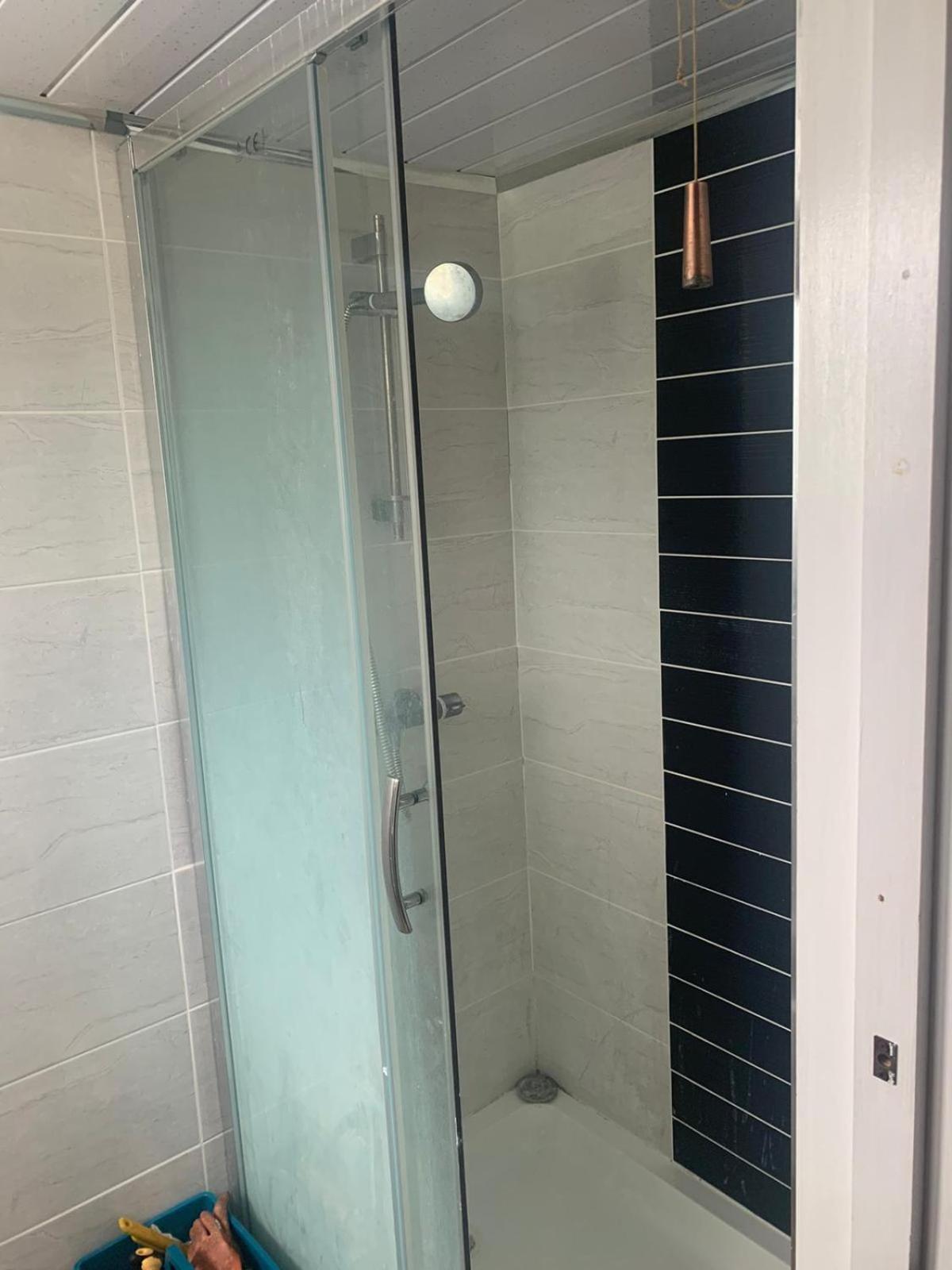 Luton Airport Guest House In Quiet And A Very Pleasant Area, Near London Luton Airport With Free Parking, Wifi, Smart Tv Exterior photo