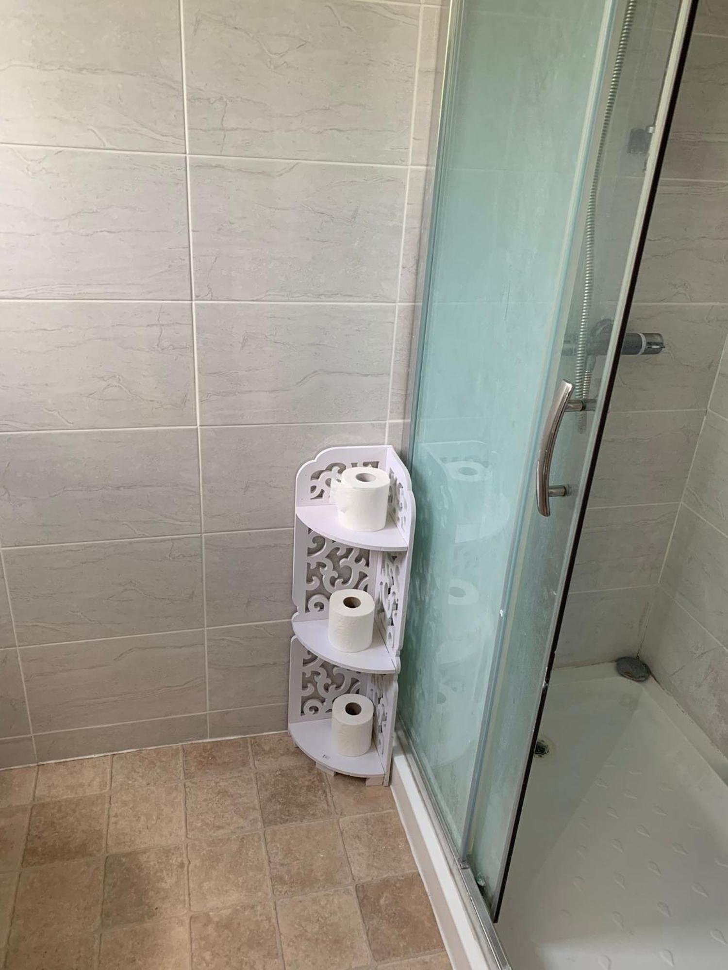 Luton Airport Guest House In Quiet And A Very Pleasant Area, Near London Luton Airport With Free Parking, Wifi, Smart Tv Exterior photo